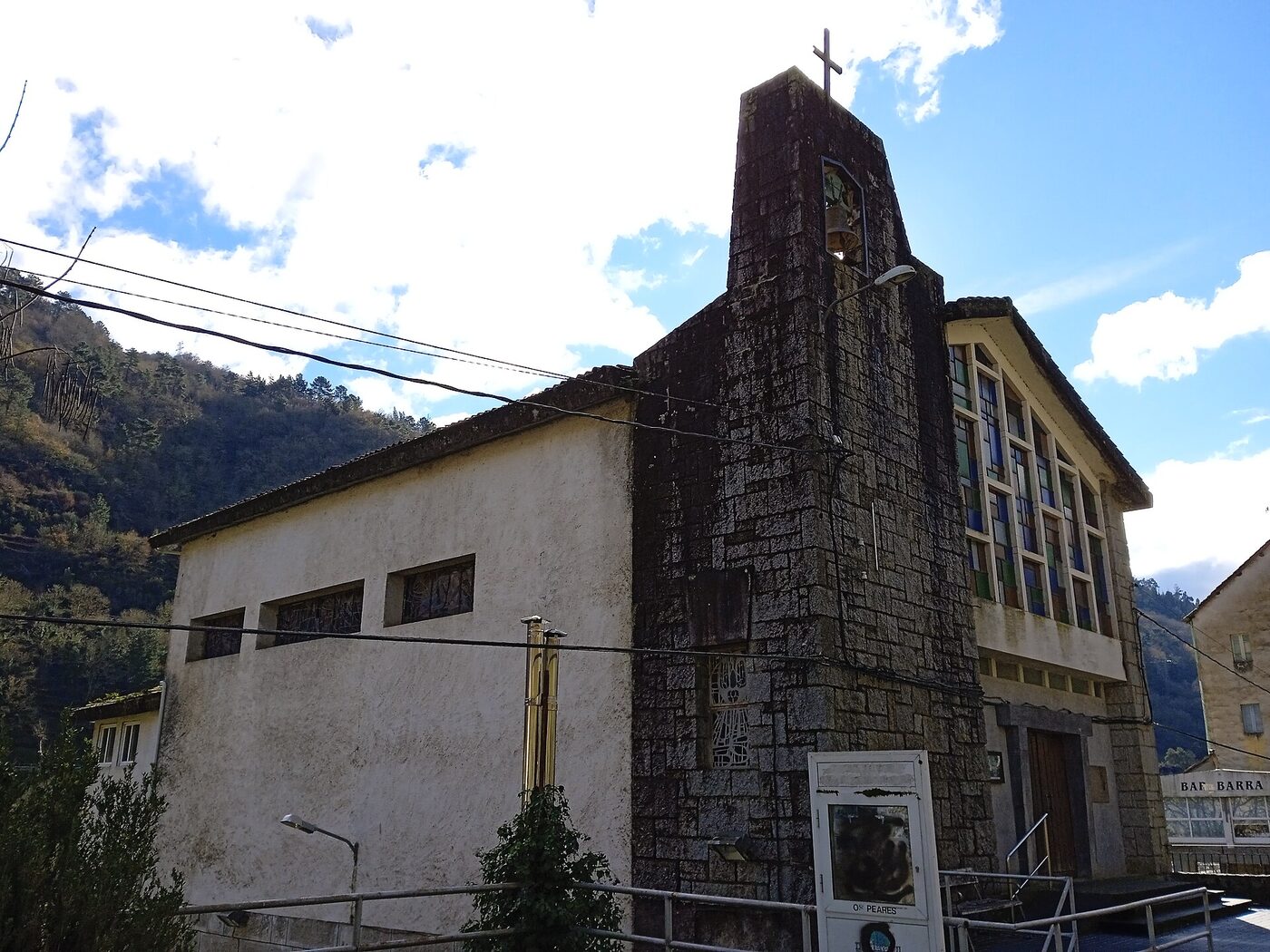Igrexa de Nosa Señora do Pilar dos Peares en A Peroxa