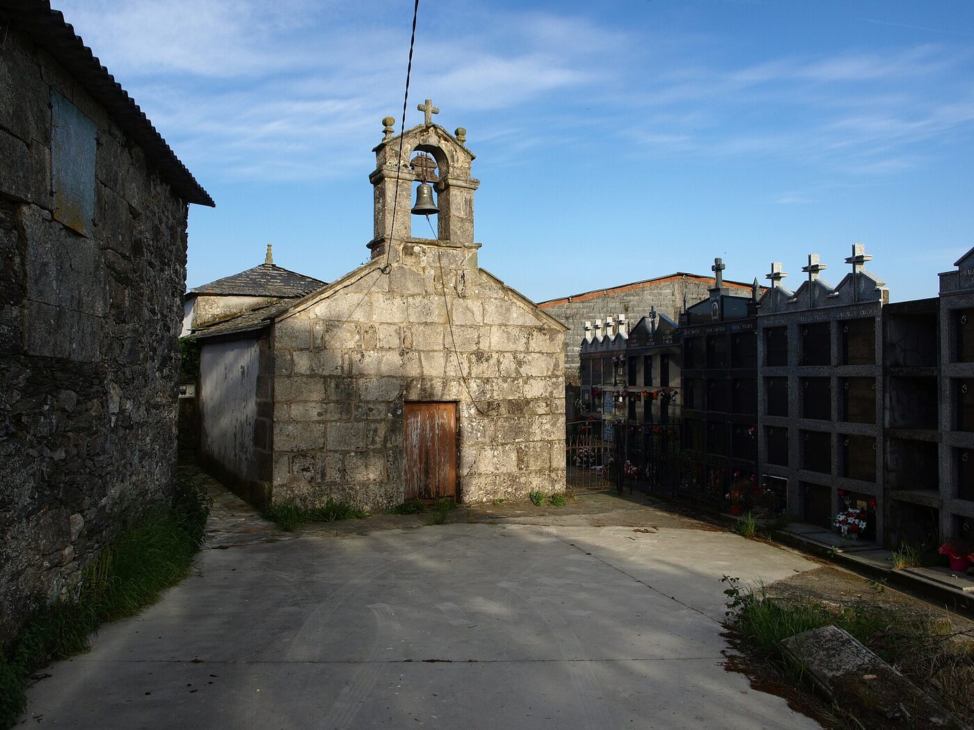 Igrexa de Santiago de Mosteiro de Devesa en Palas de Rei