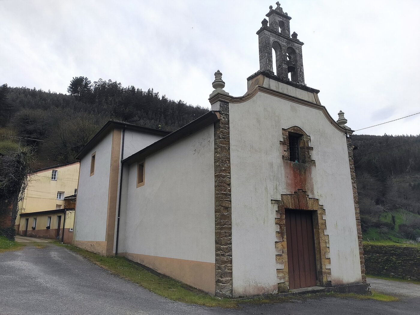 Igrexa de Santa María de Espasande de Baixo en Riotorto
