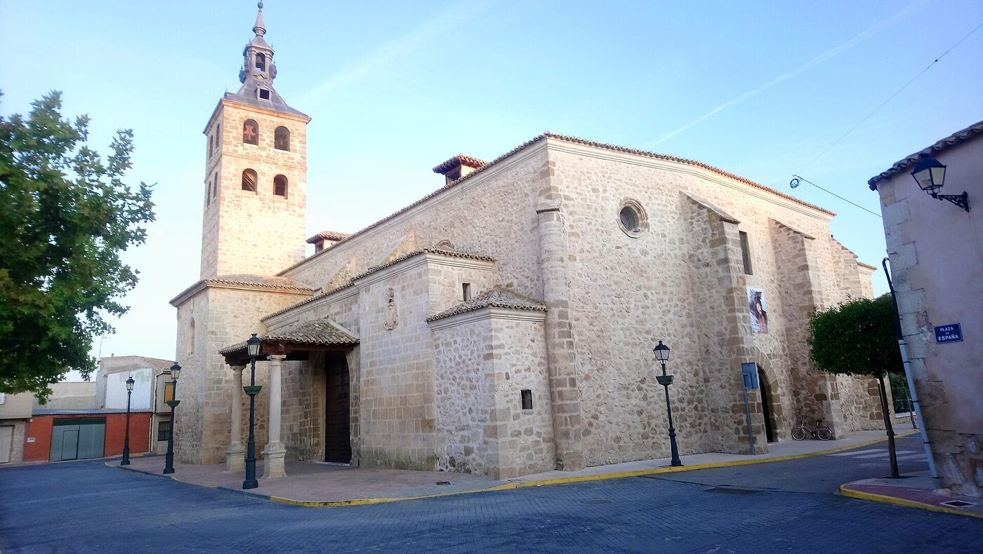 Iglesia Parroquial de San Martín Obispo en Lillo