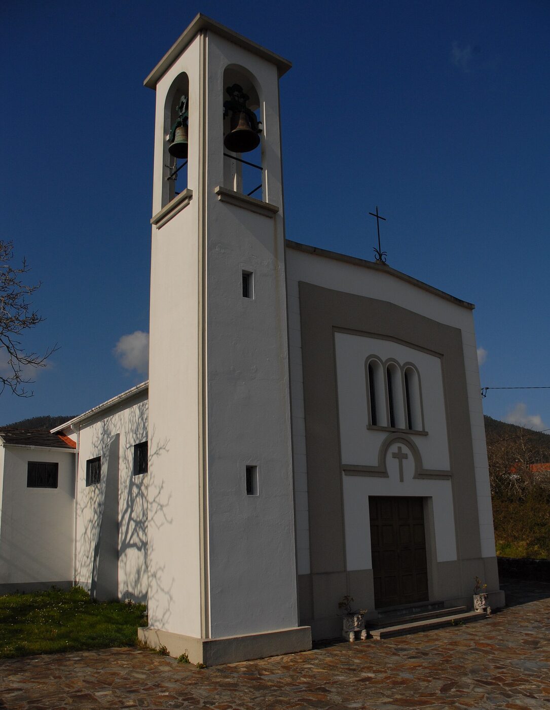 Igrexa da Virxe dos Remedios de Feás en Cariño