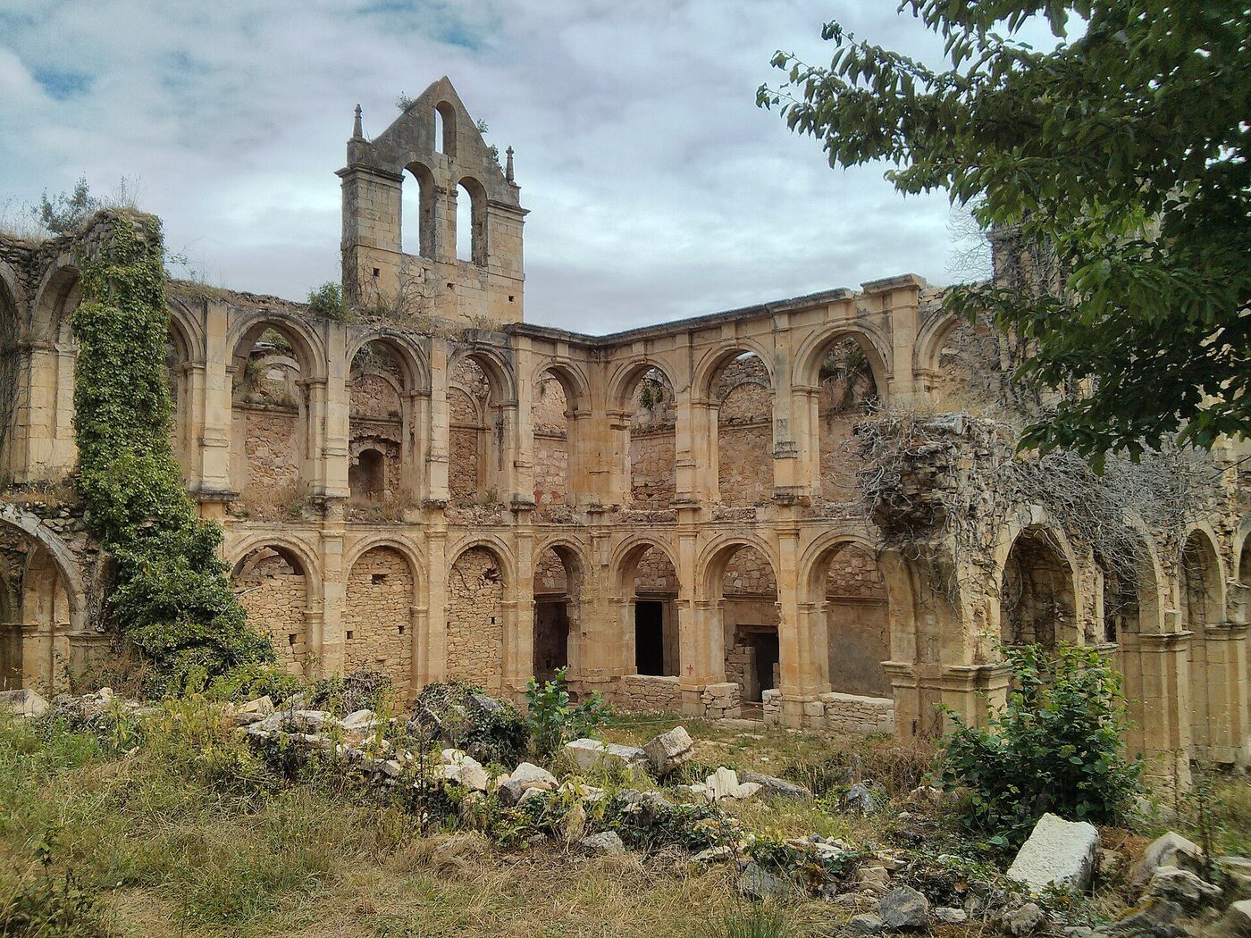 Iglesia de Santa María de Rioseco en Valle de Manzanedo