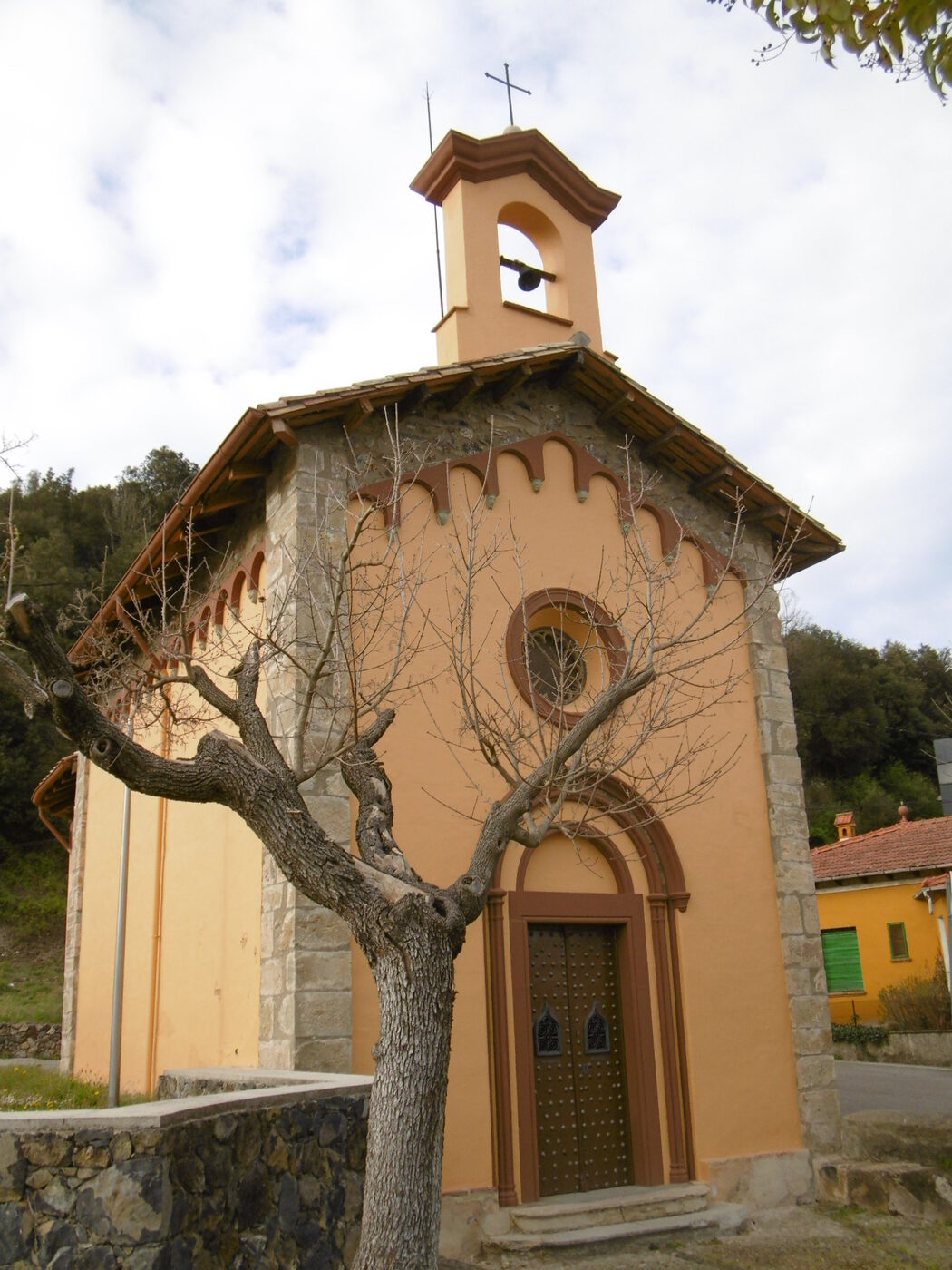 Mare de Déu dels Desemparats en Olot
