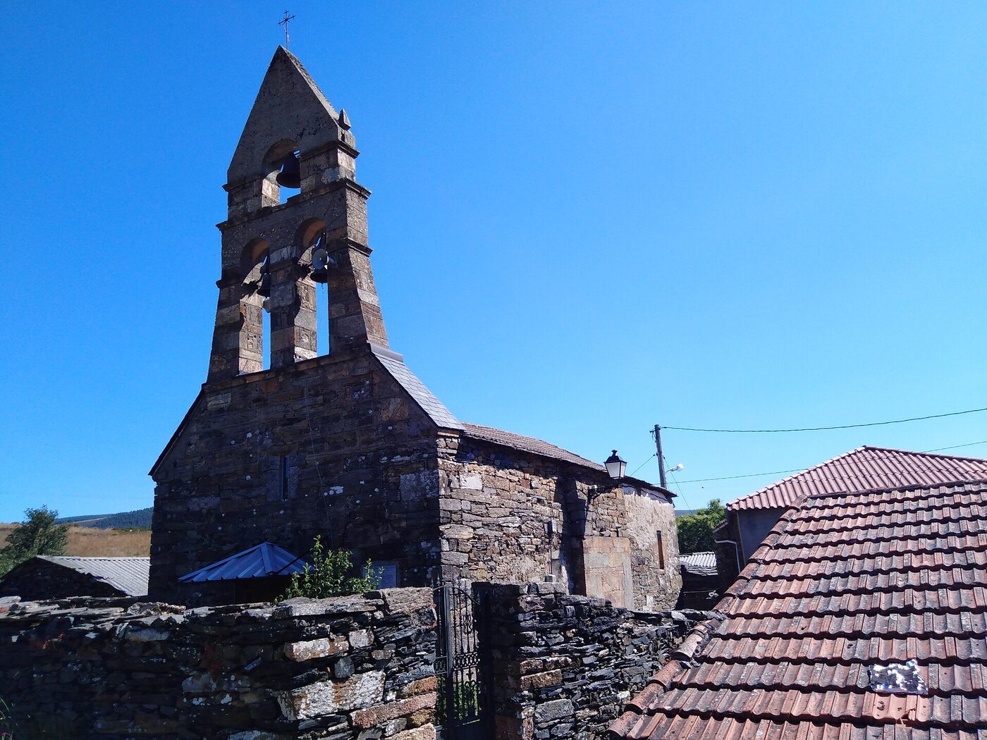 Igrexa de San Miguel de Portocamba en Castrelo do Val