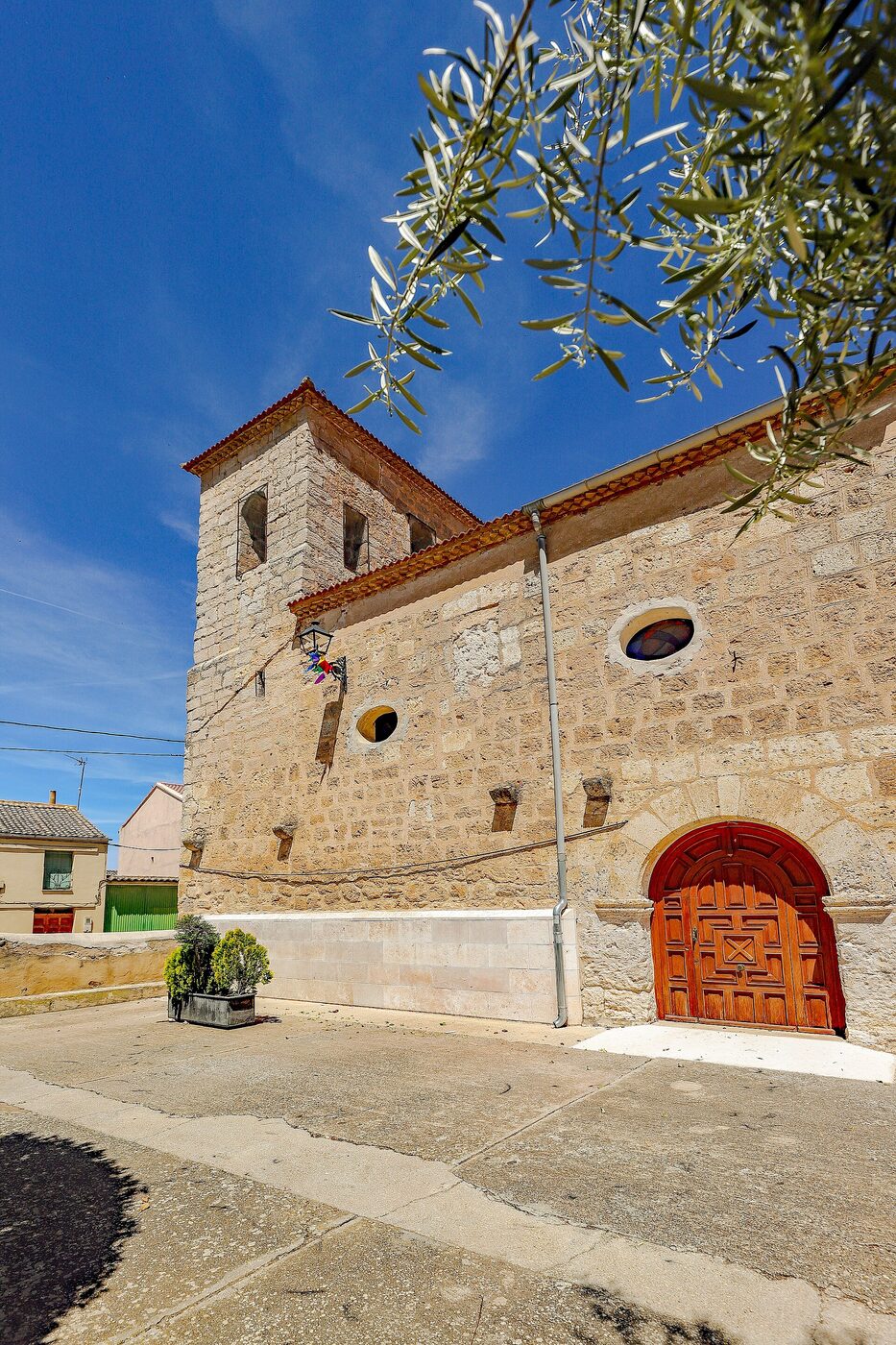 Iglesia de San Andrés en Berlangas de Roa