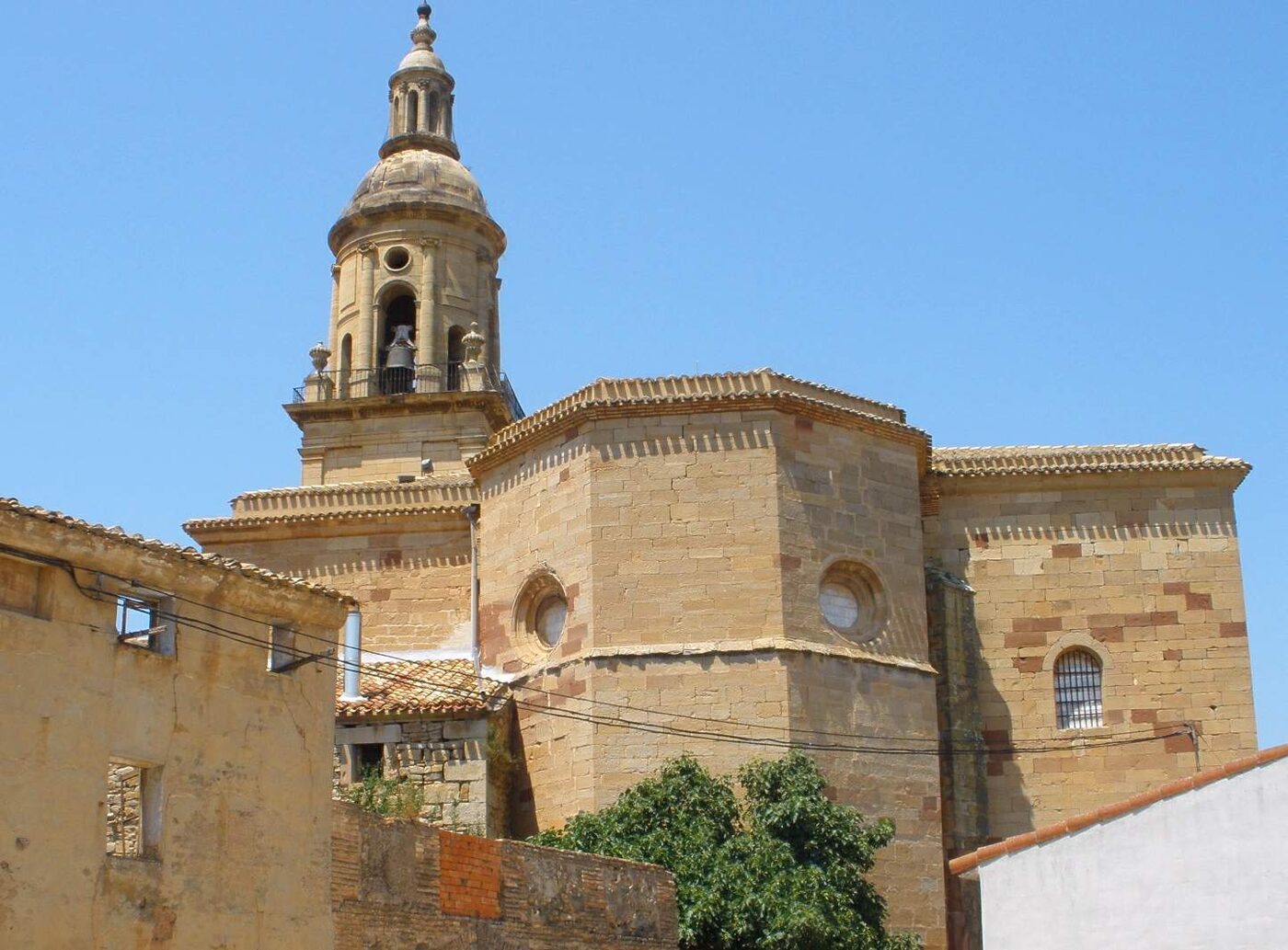 Iglesa "San Juan Bautista" en Mendavia