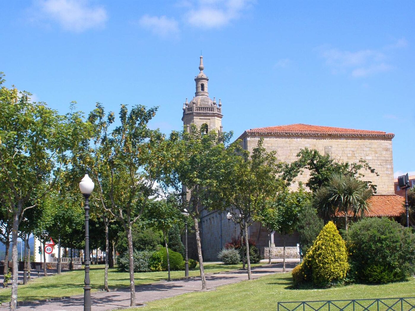 Iglesia de San Martín Obispo en Zamudio