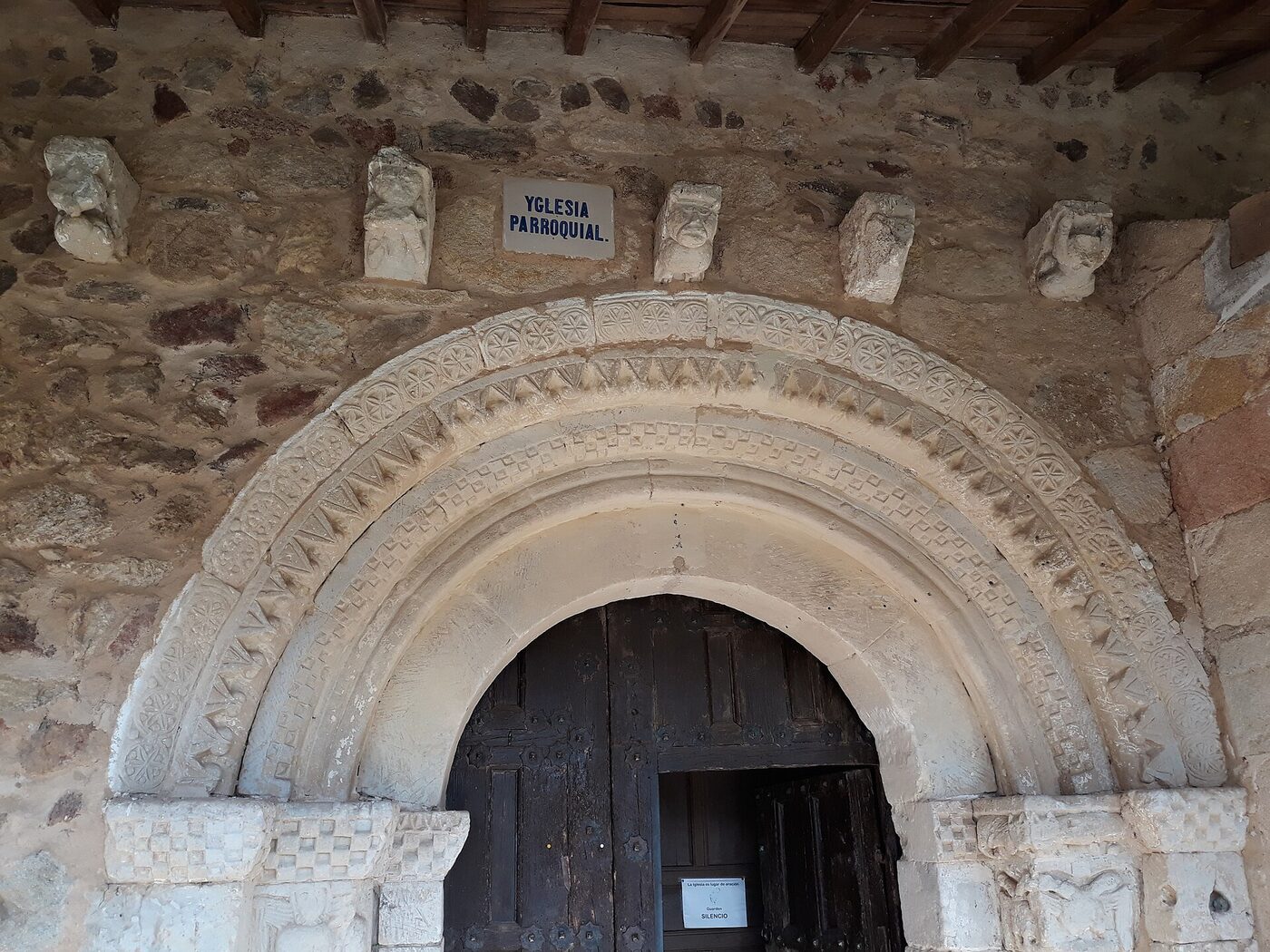 Parroquia San Miguel Arcángel en Santiz