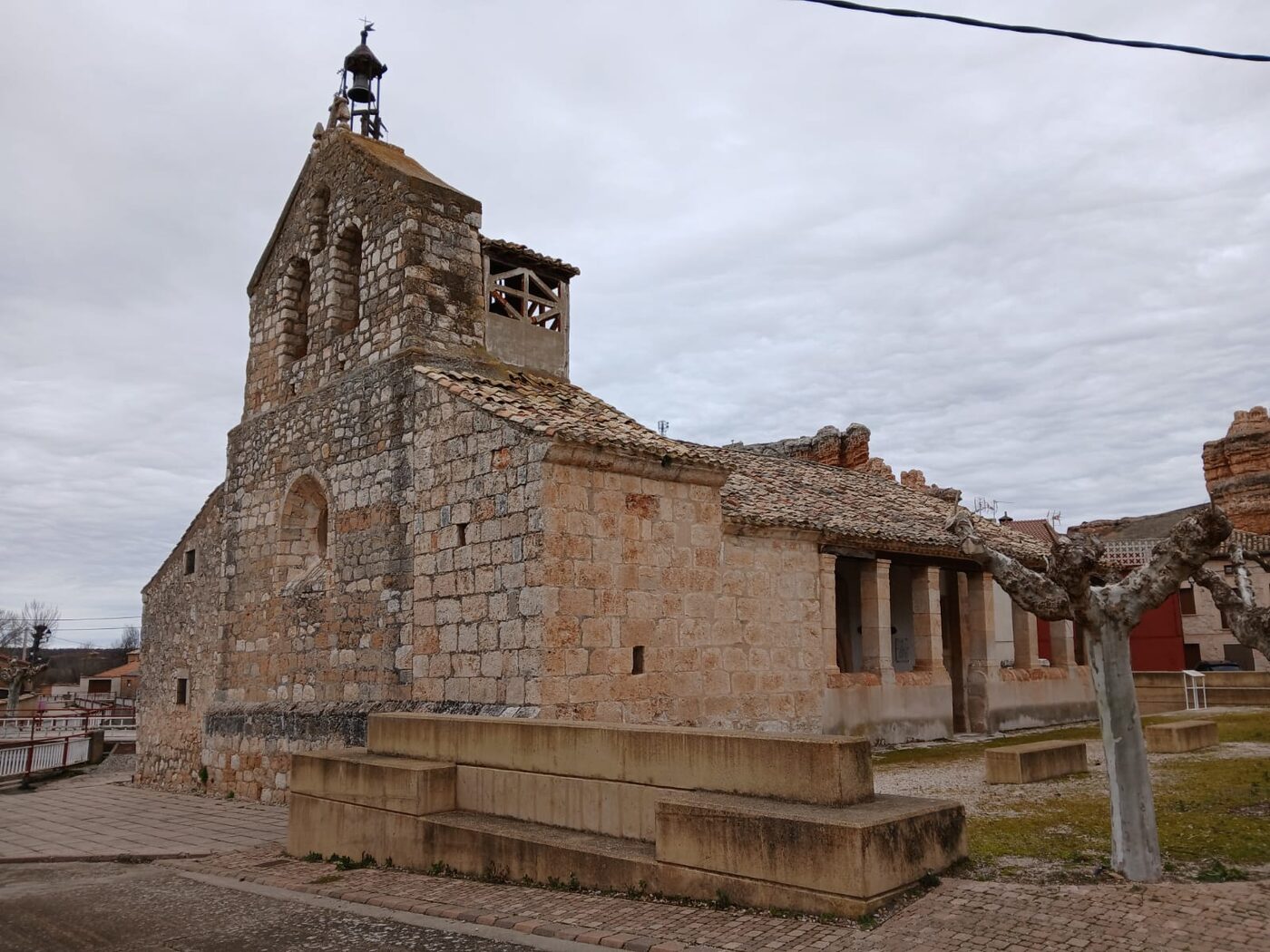 Iglesia de San Pedro Apóstol en Langa de Duero