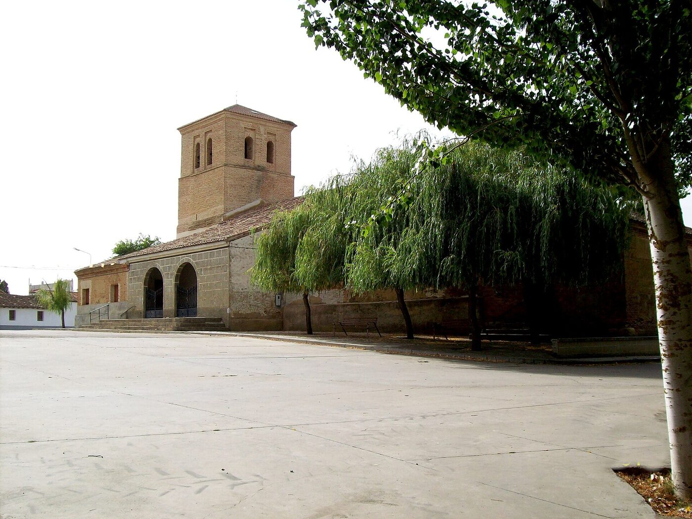 Iglesia de Santiago en Calzada de los Molinos