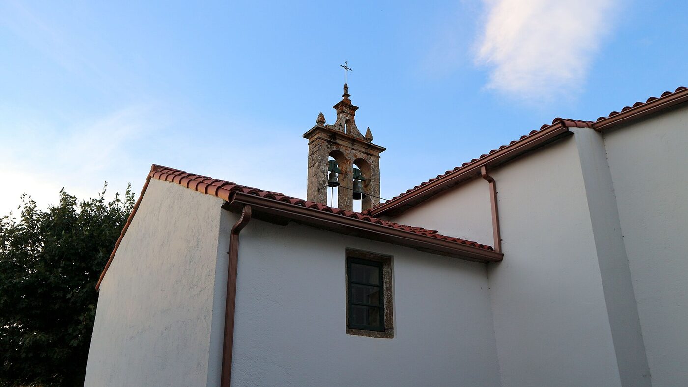 Igrexa de San Clemente de Mercurín en Ordes