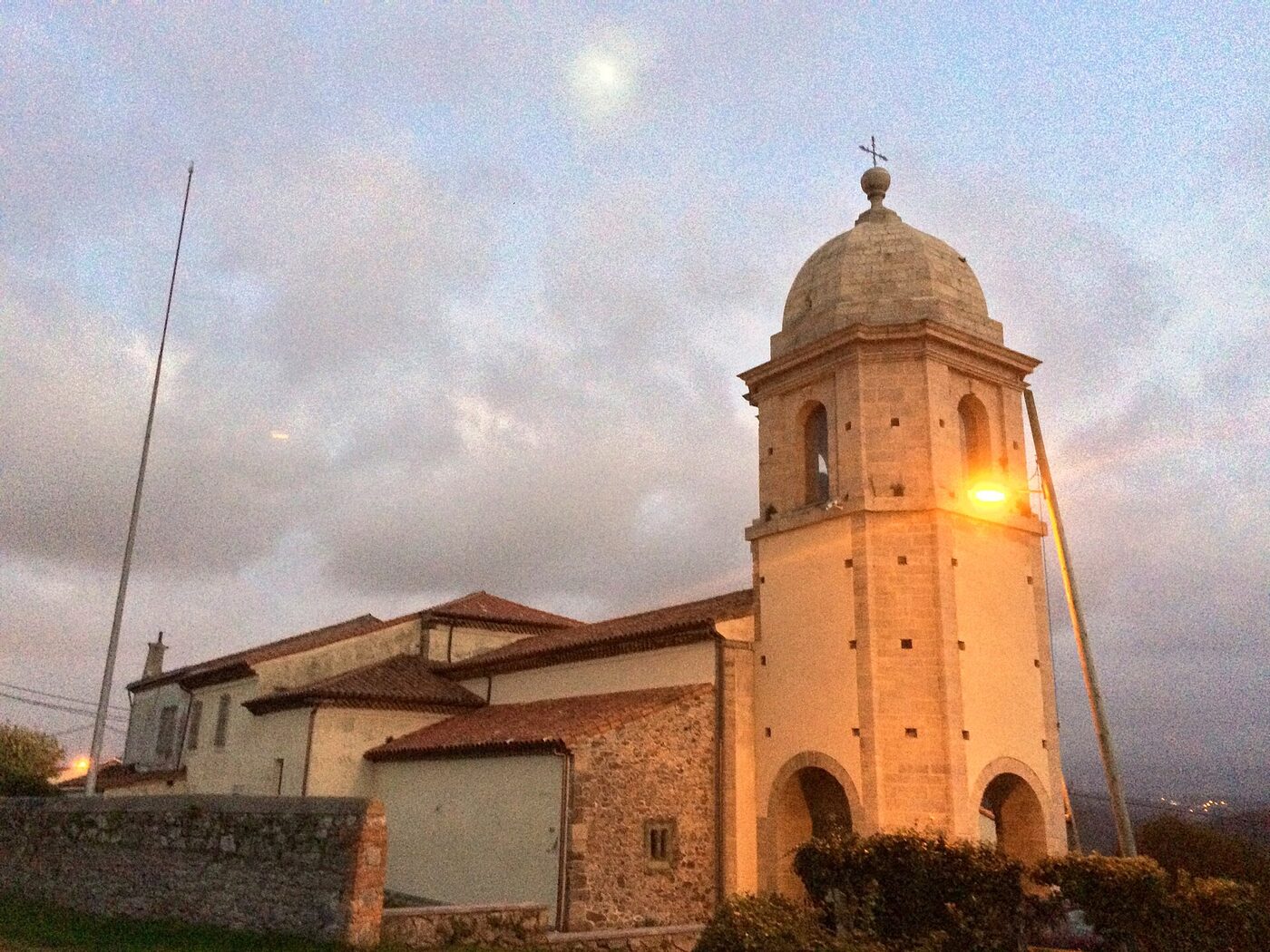 Iglesia de San Martín de Laspra en Castrillón