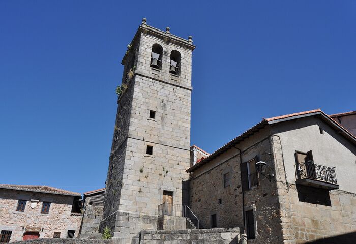 Iglesia de Santiago y San Ginés de Arlés