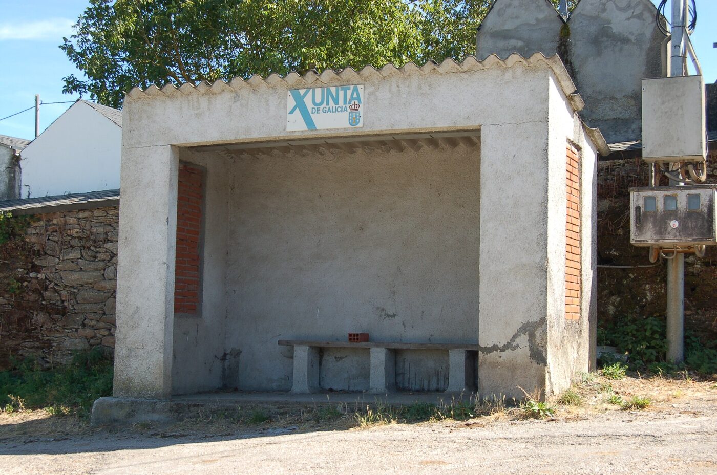 Igrexa de San Martiño de Manzaneda en Manzaneda