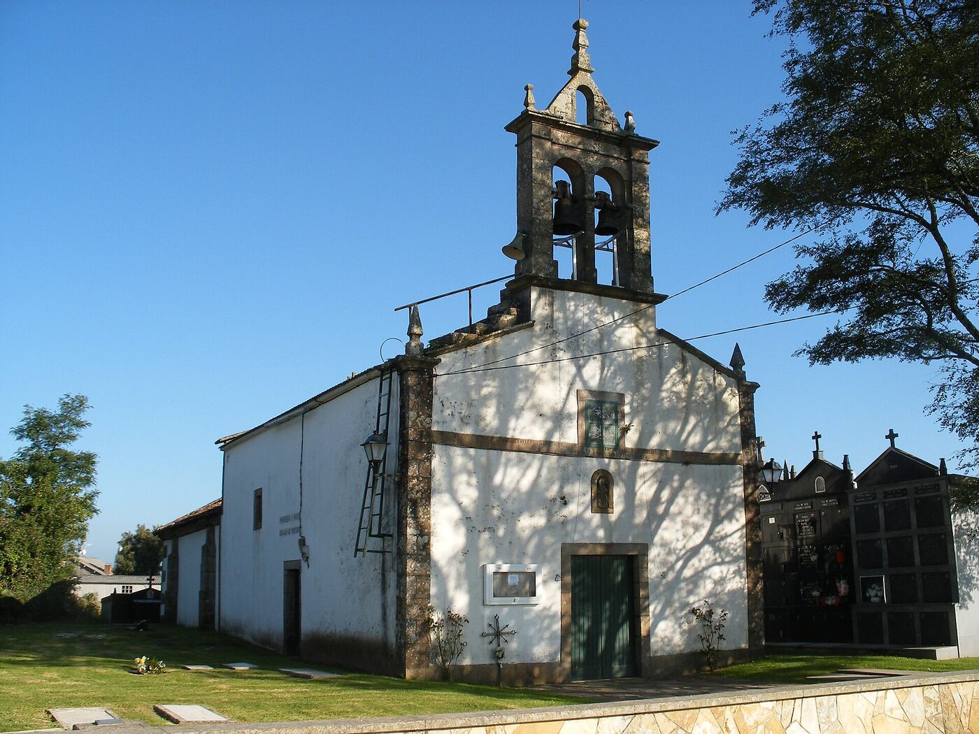 Igrexa de Santaia de Pereira en Ordes
