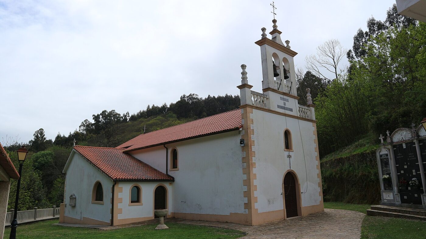 Igrexa de Santa Mariña de Beira en Carral