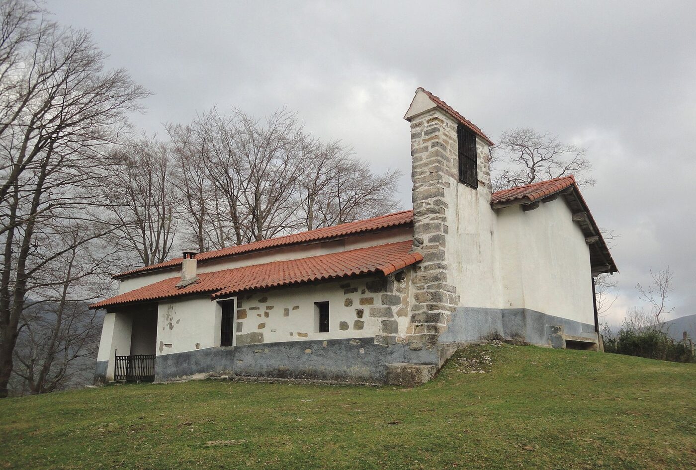 Santa Krutz baseliza en Leiza