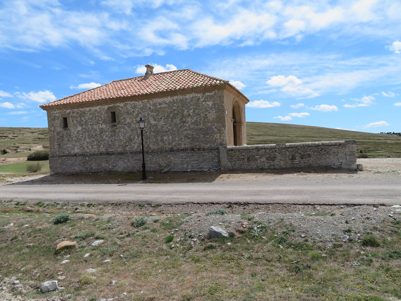 Ermita de la Virgen del Pilar en Monteagudo del Castillo