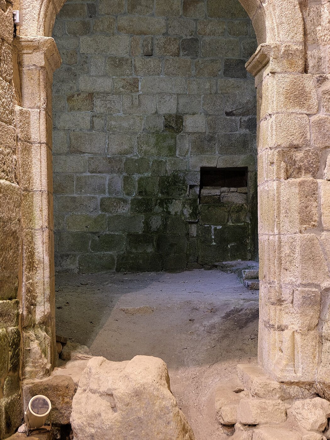 Igrexa de San Pedro de Rocas en Esgos