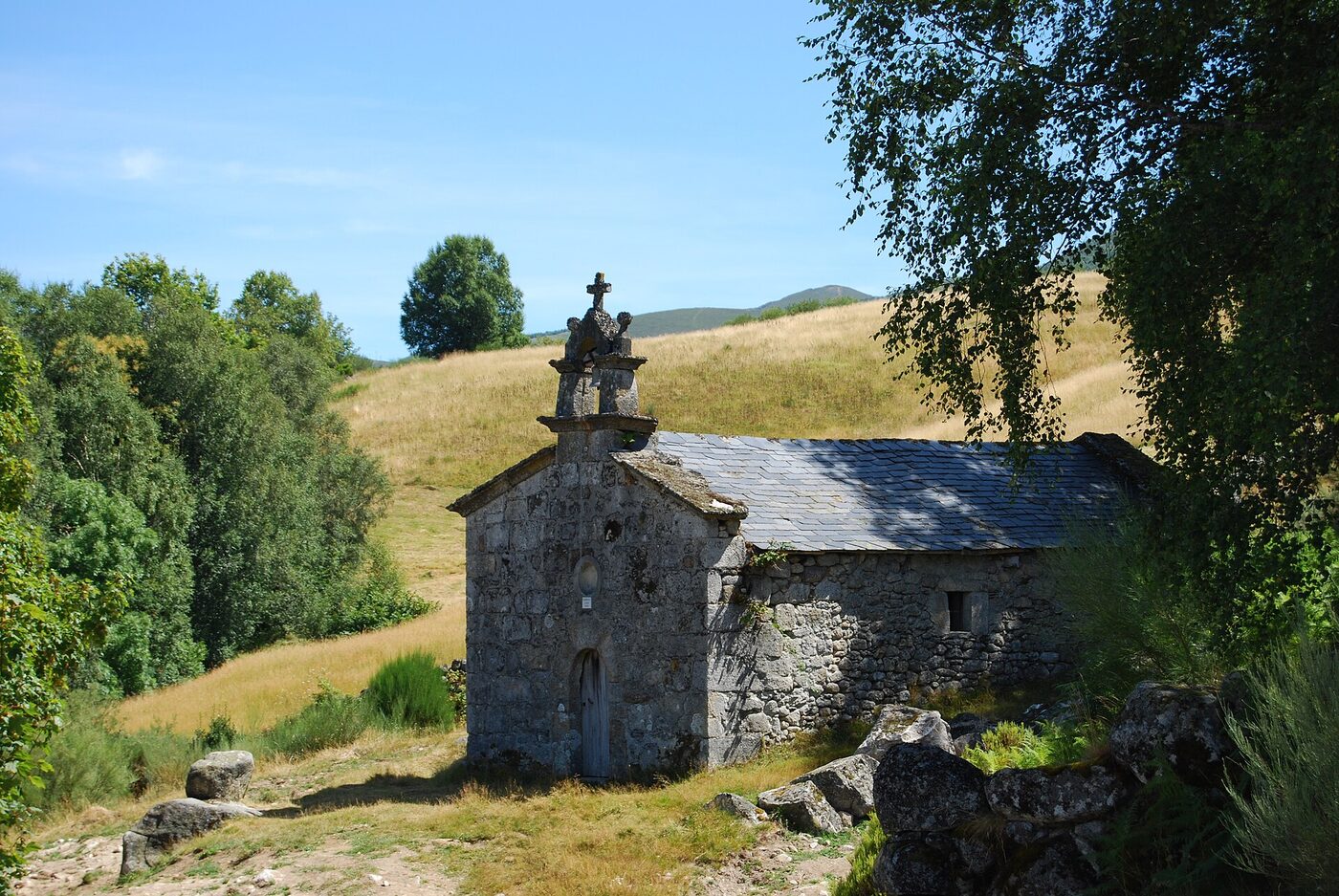 Capela de San Lourenzo de Piornedo en Cervantes