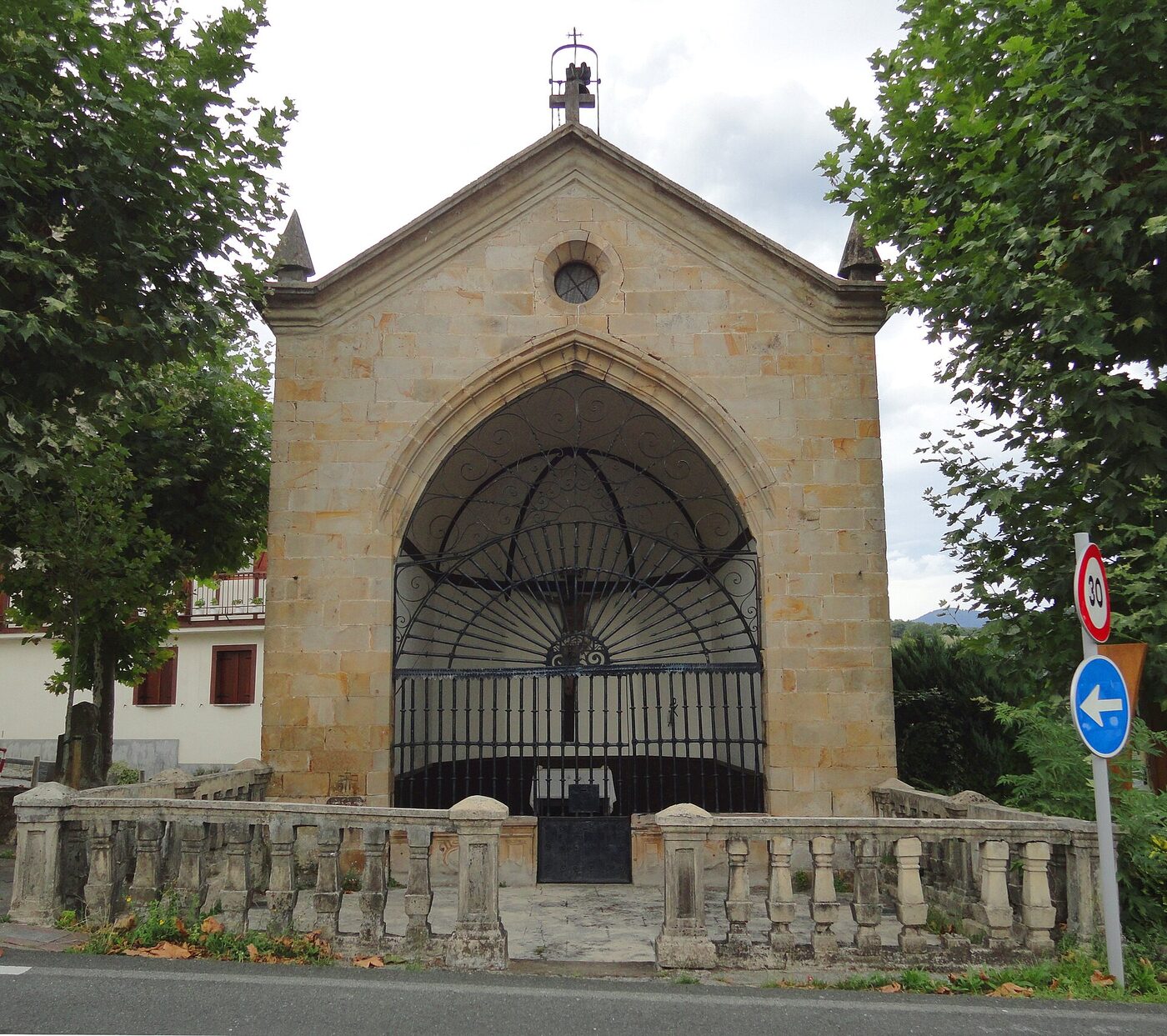 Santi Kurutz ermita en Segura
