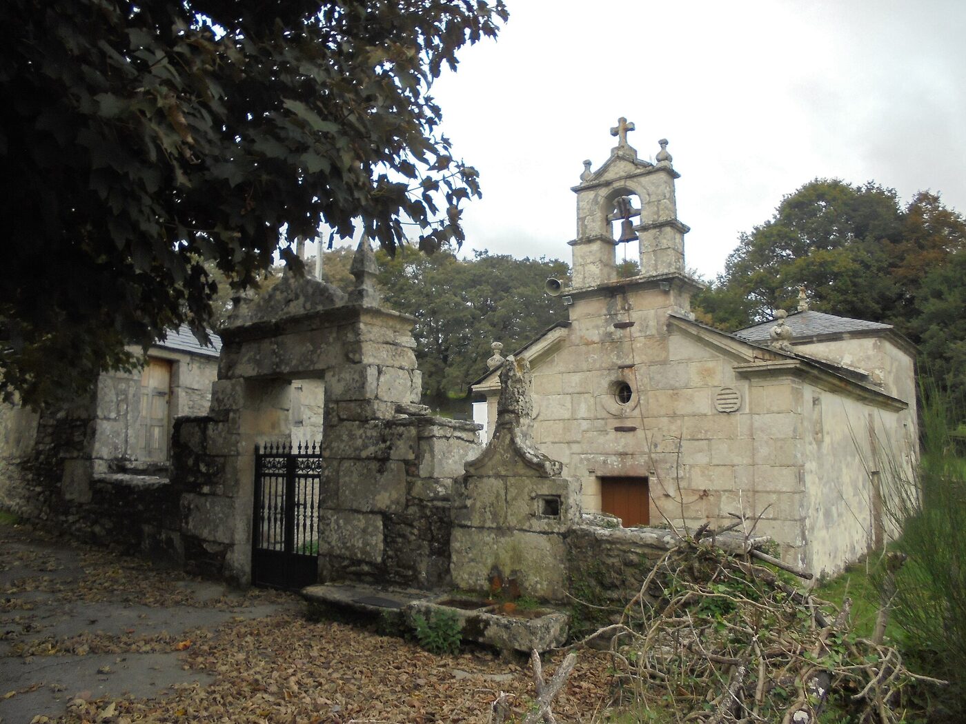 Igrexa de Santa María de Vilafiz en Friol