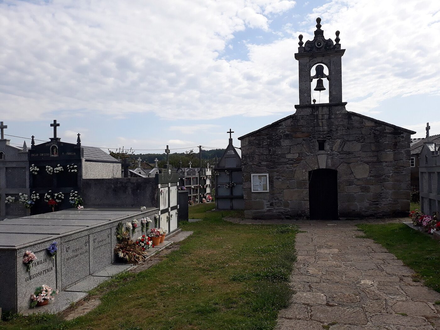 Igrexa de Santa María de O Pacio en Friol
