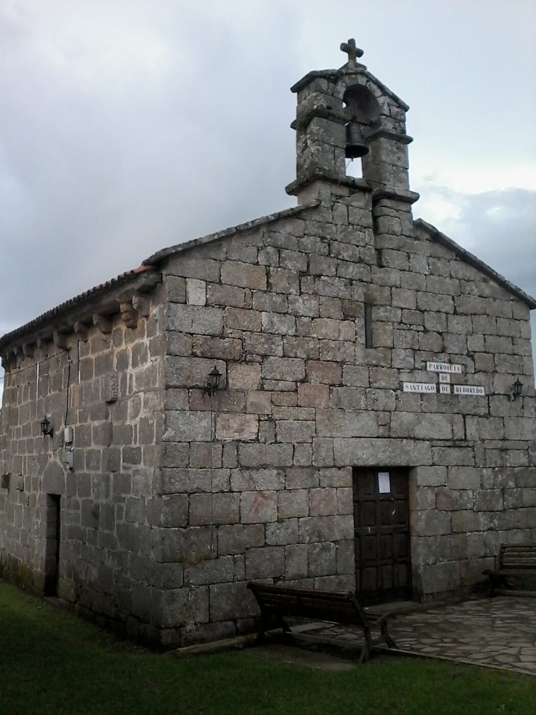 Igrexa de Santiago de Reboredo en Oza Cesuras