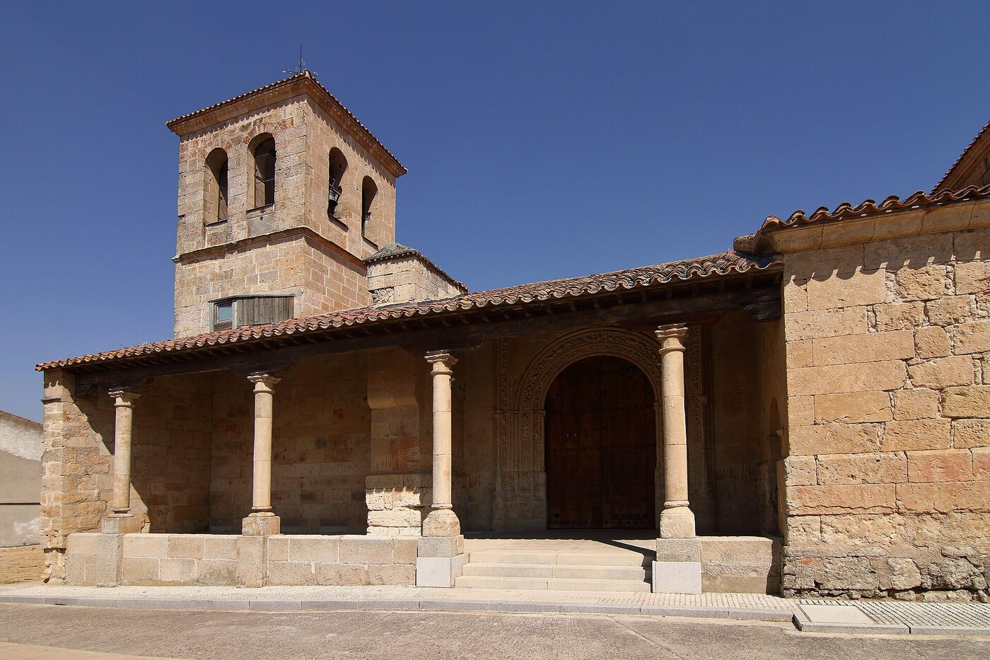 Iglesia de la Exaltación de la Santa Cruz en Palencia de Negrilla