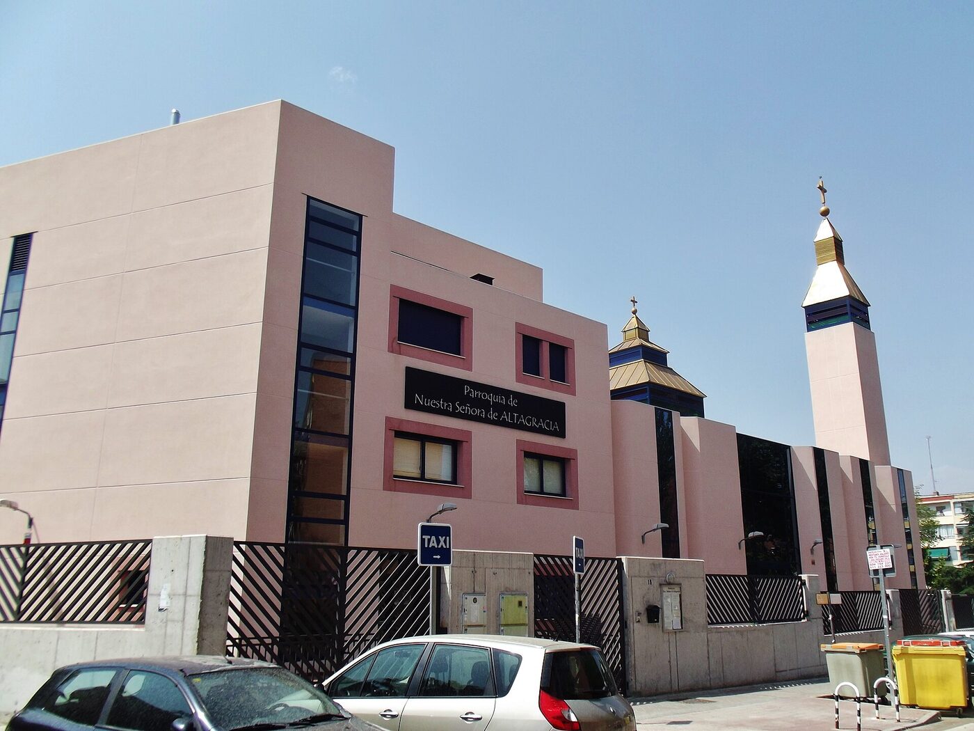 Parroquia Nuestra Señora de Altagracia en Madrid