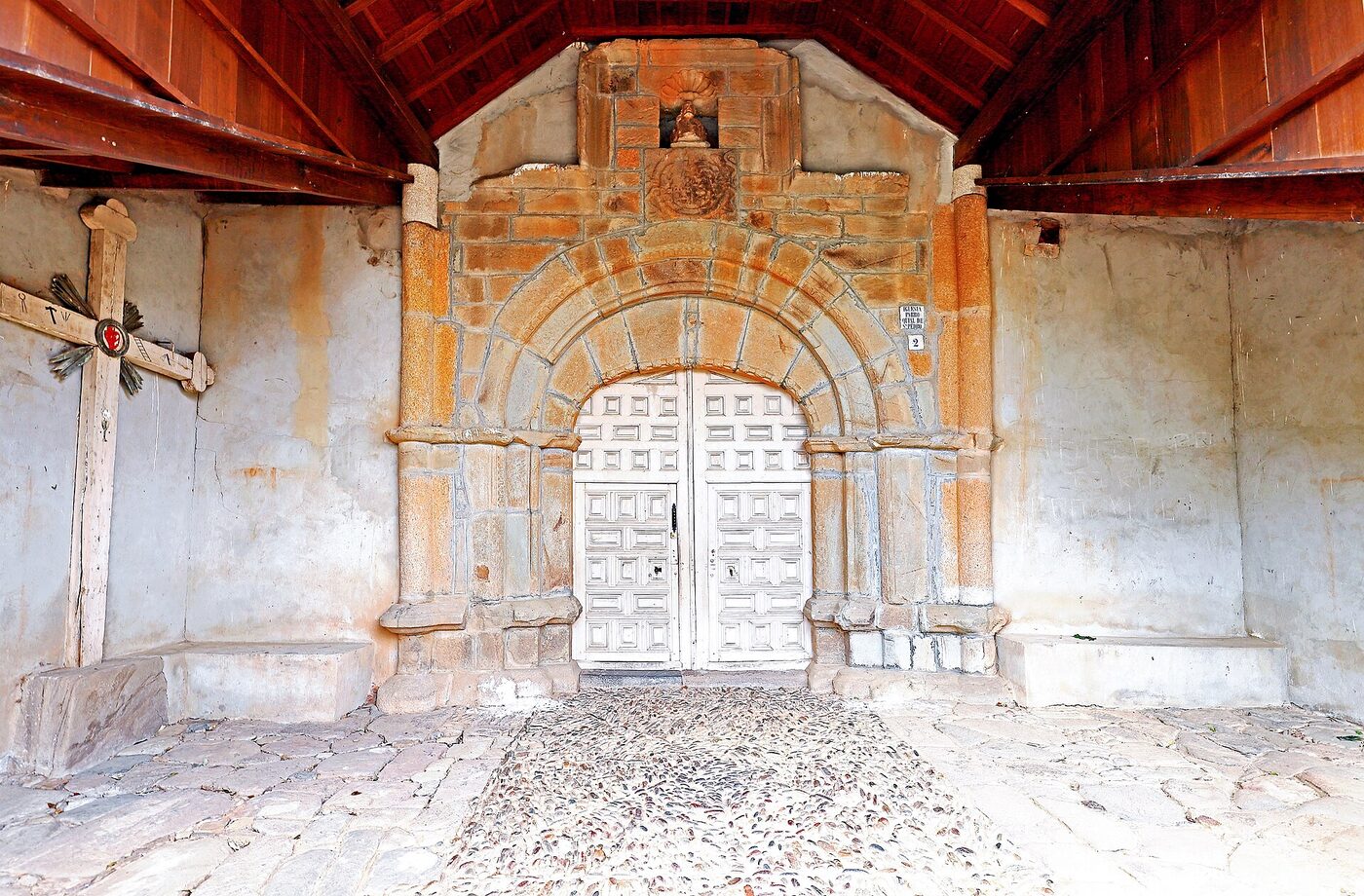 Iglesia de San Pedro ad Vincula de San Pedro Castañero en Castropodame