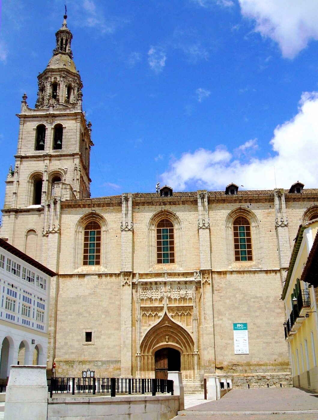 Iglesia de Santa María de Mediavilla en Medina de Rioseco