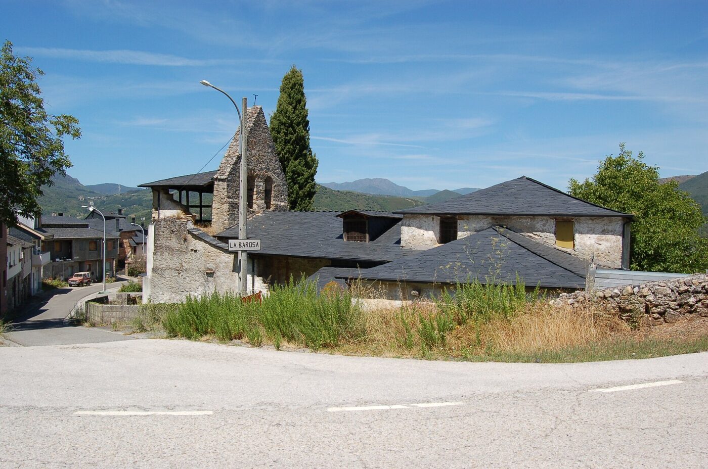 Igrexa de San Bernardino da Barosa en Carucedo