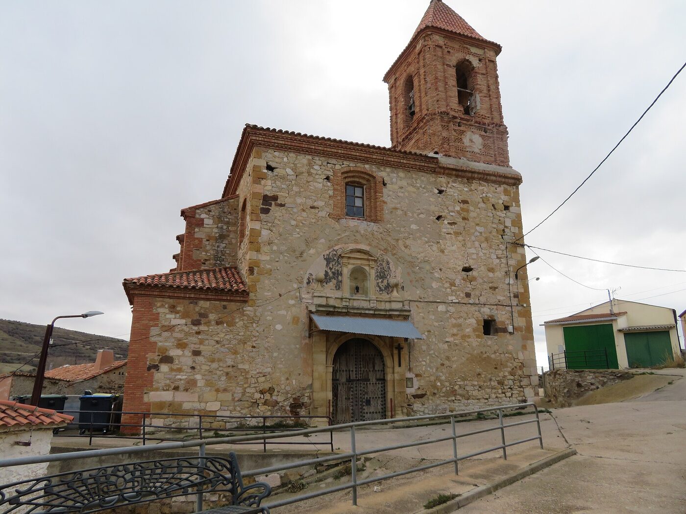Iglesia de Santo Domingo de Silos en Escucha