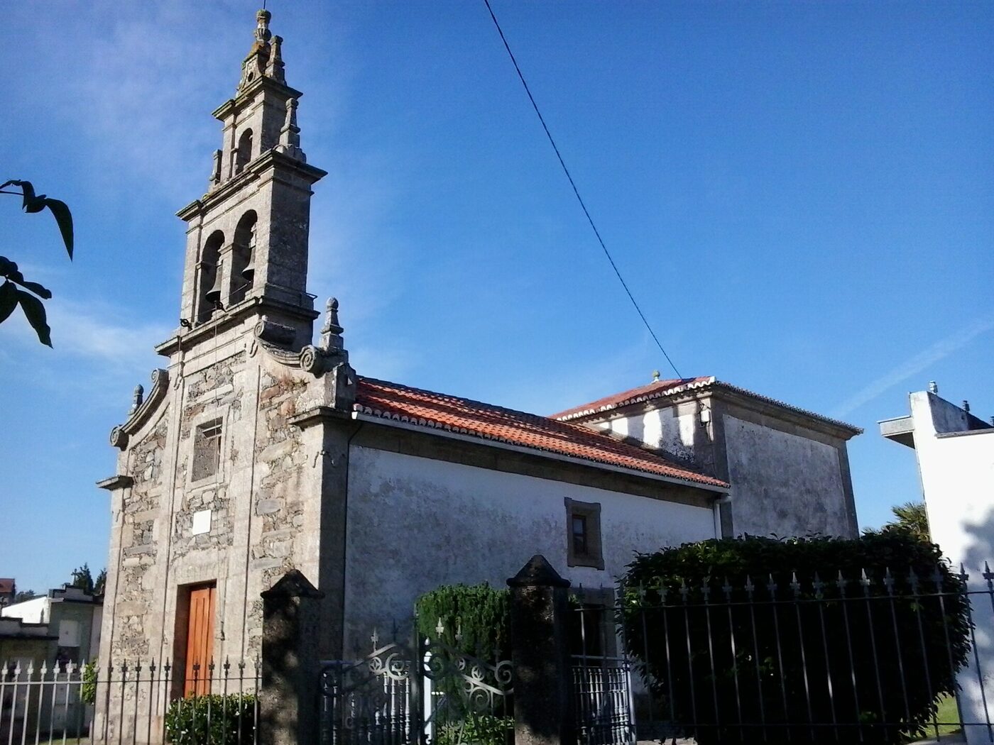 Igrexa de Santa María de Cortiñán en Bergondo