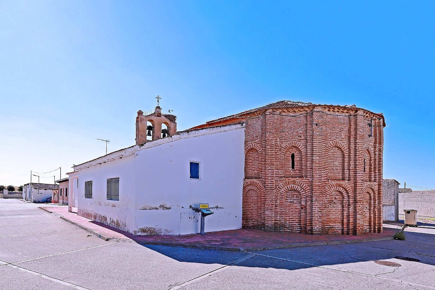 Iglesia de San Pedro Apóstol en Pedrosillo de Alba