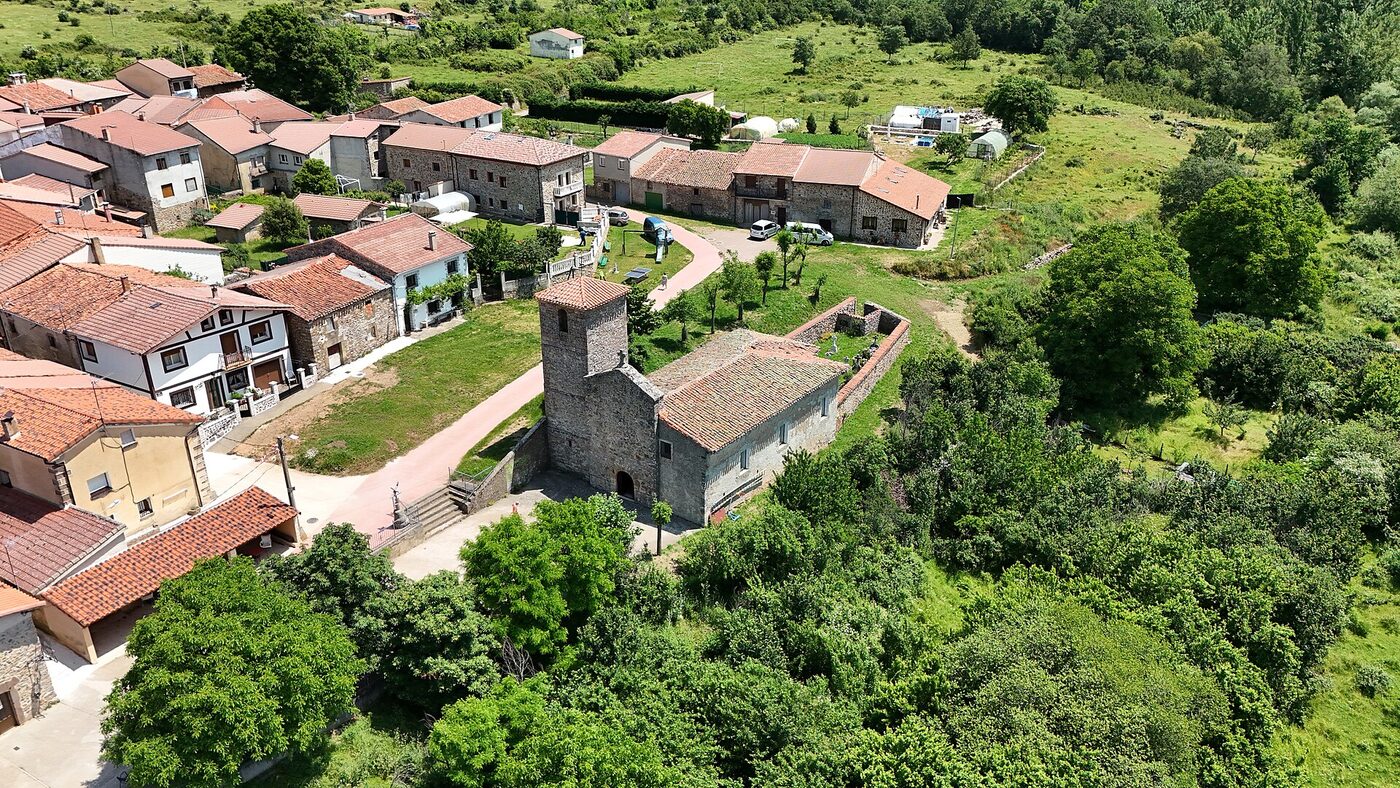 Iglesia de San Martín Obispo en Valle de Valdelaguna