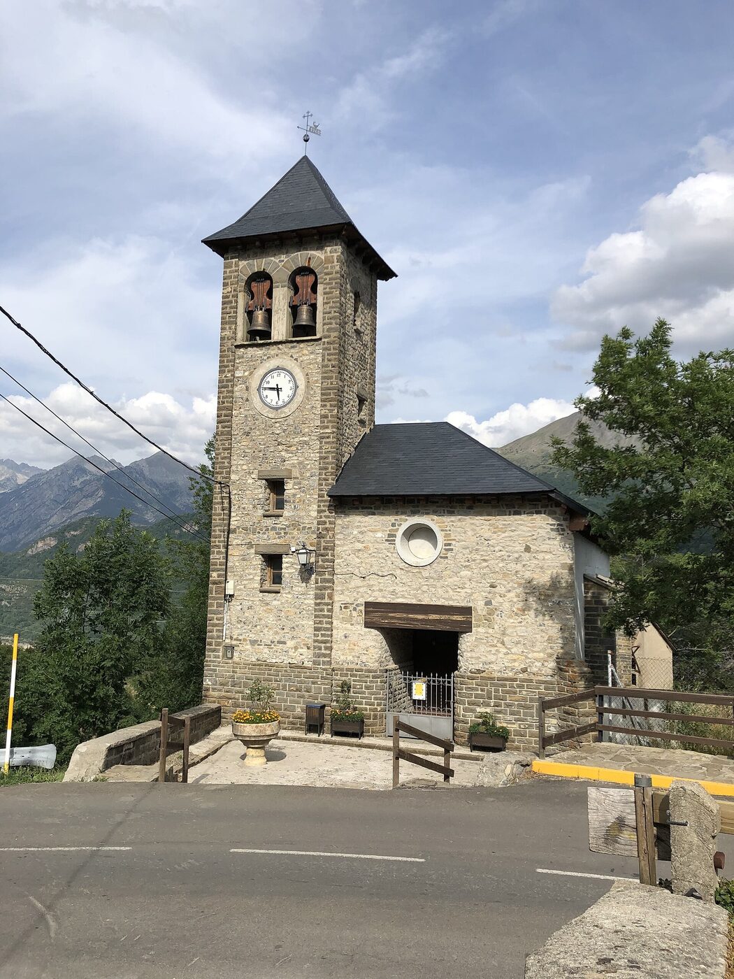 Iglesia de San Andrés en Biescas