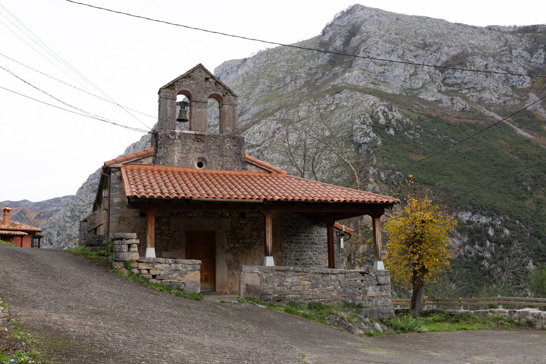 Iglesia de San Ignacio en Ponga