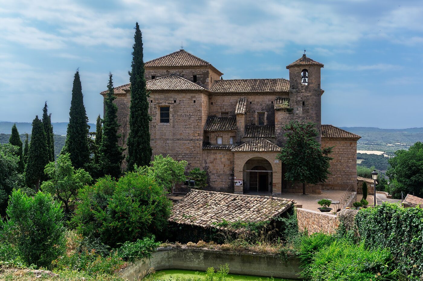 Iglesia de San Miguel (s.XVII) en Alquézar