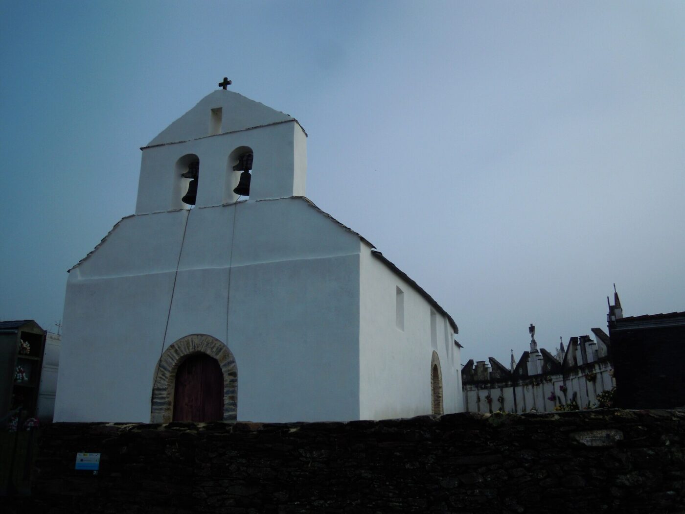 Igrexa de Santa María do Castro en Cervantes