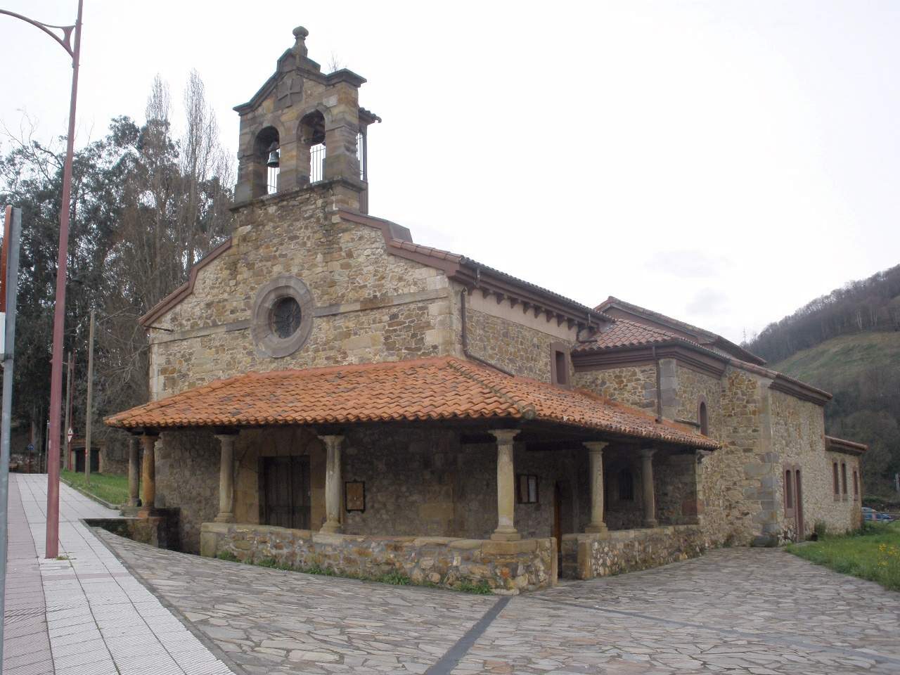 Ilesia de Samartín en Langreo