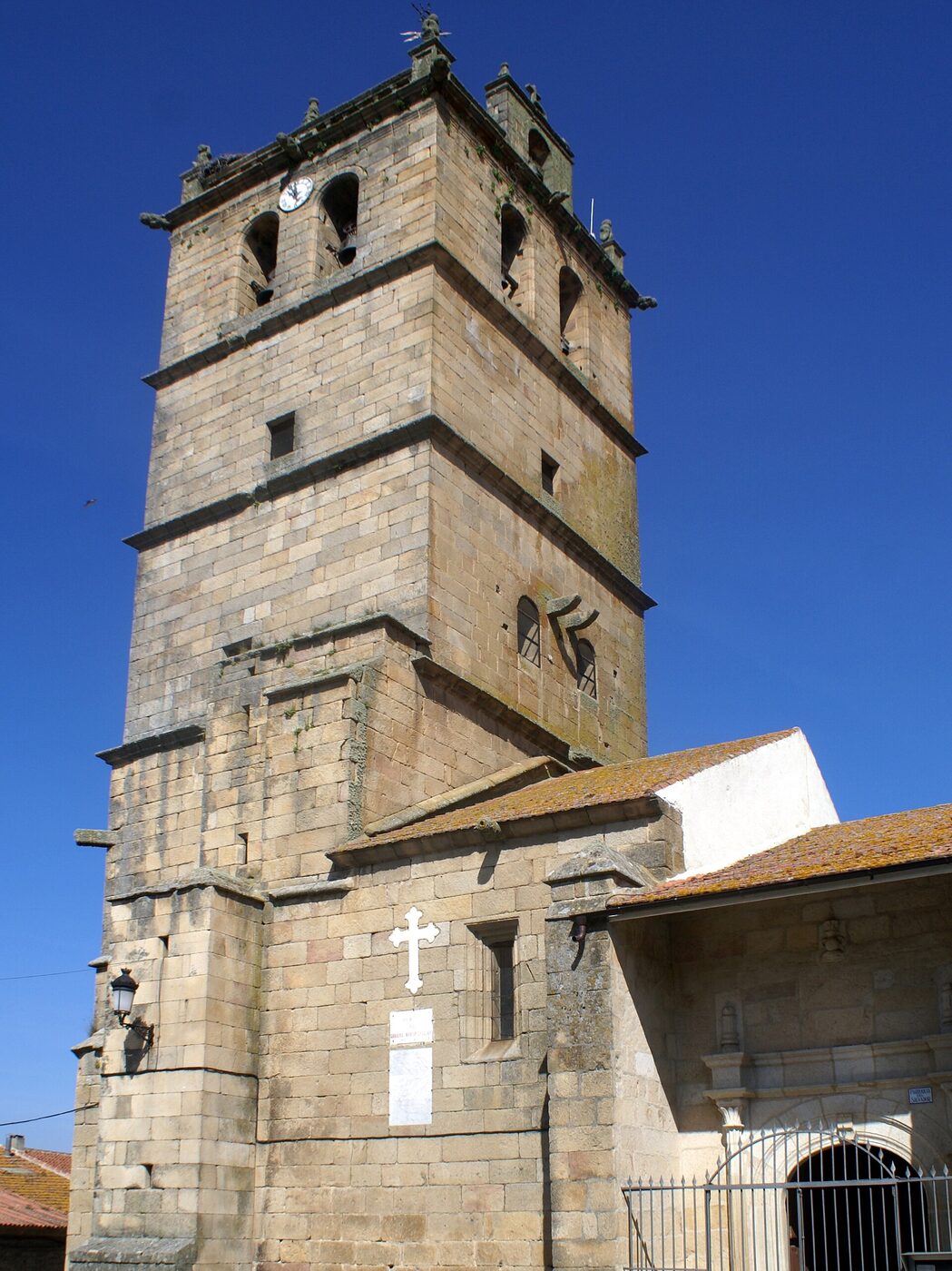 Parroquia del Salvador en Aldeadávila de la Ribera