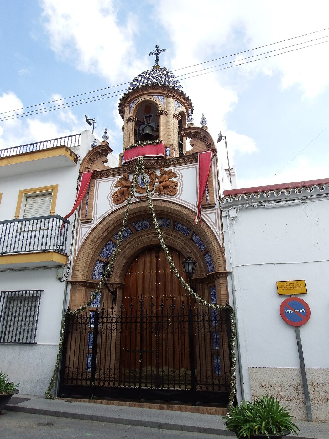 Capilla de la Santa Cruz de Arriba en Lucena del Puerto