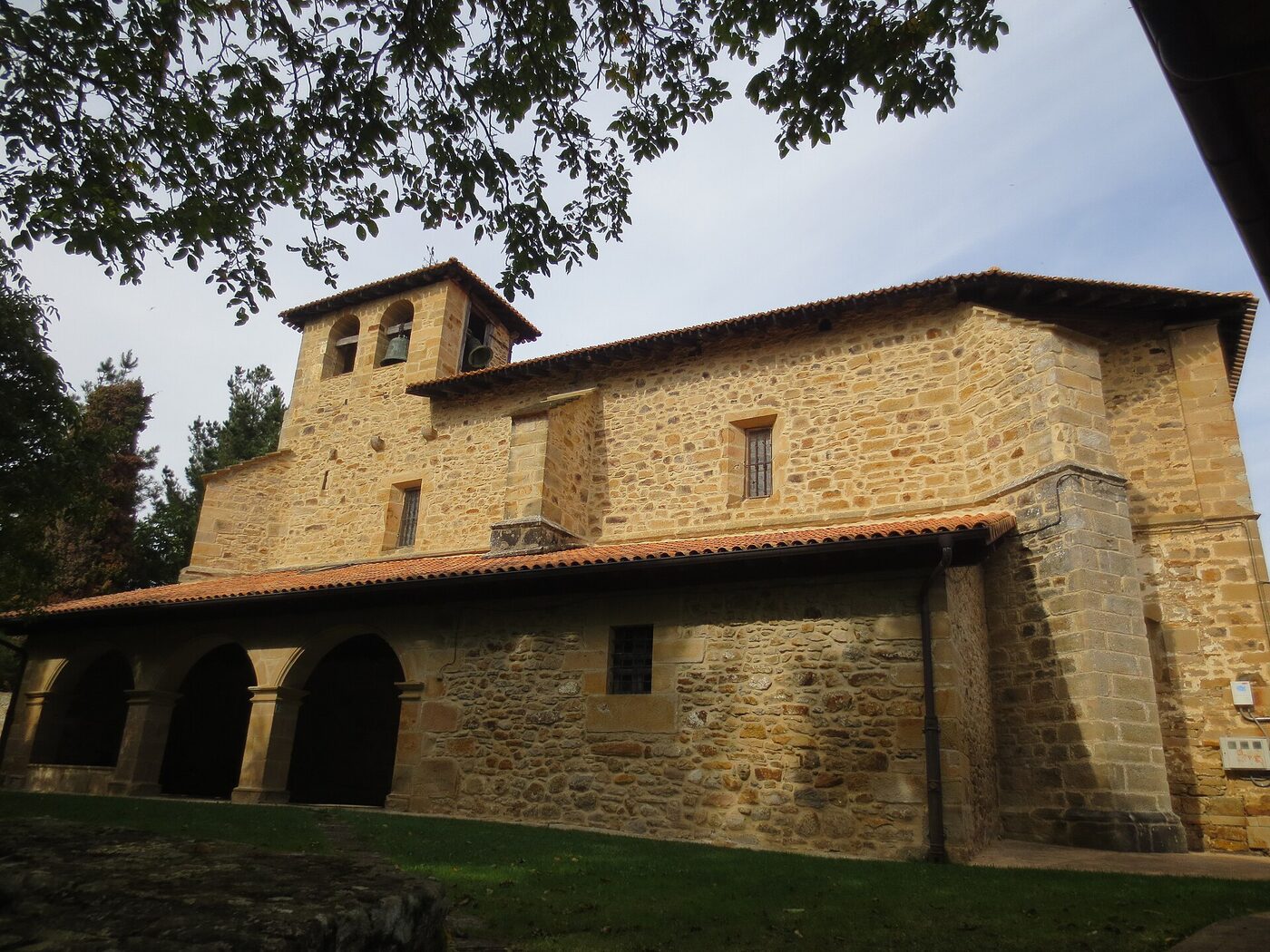 Iglesia de Elgea en Barrundia
