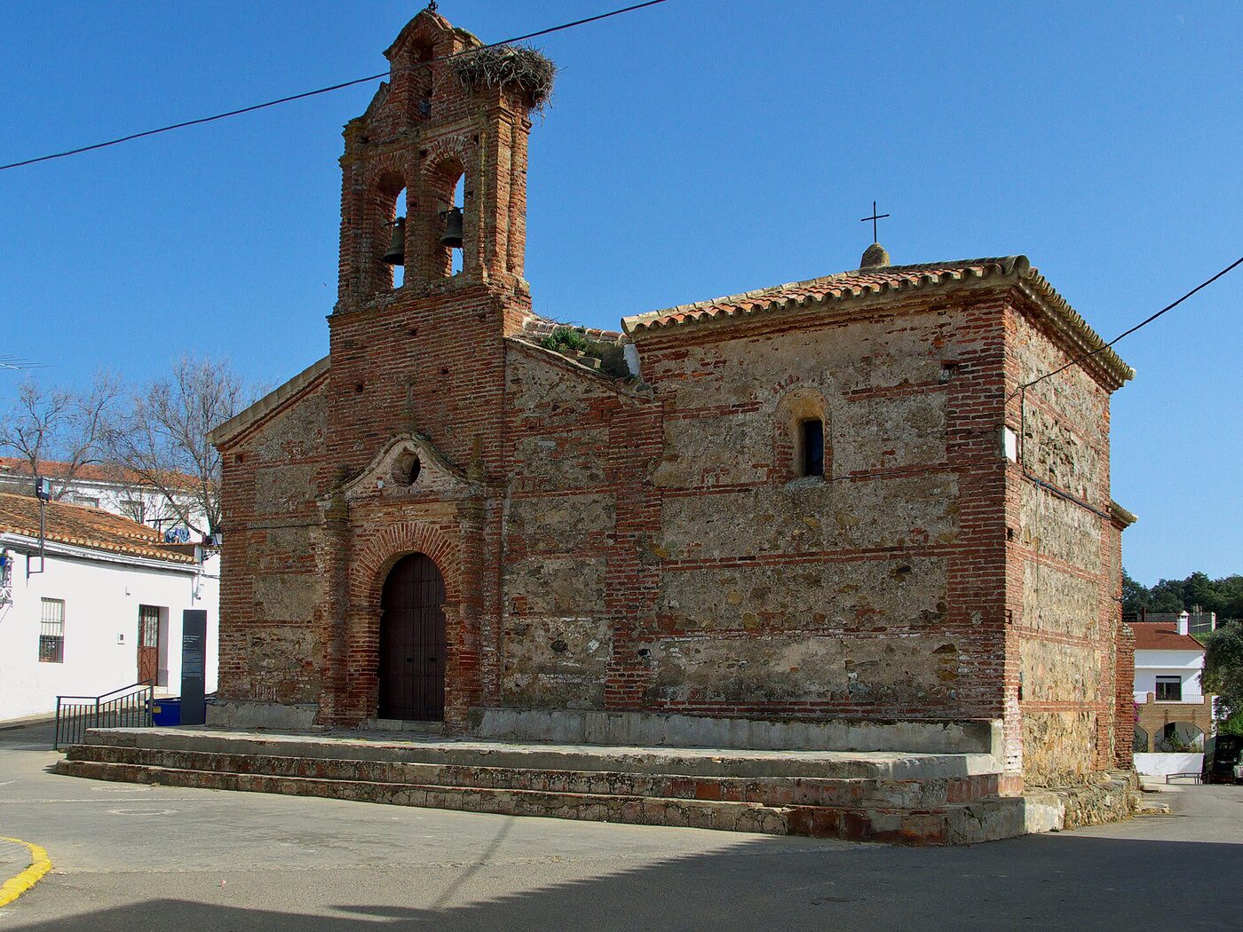 Iglesia de San Pedro y San Pablo en Puerto Moral
