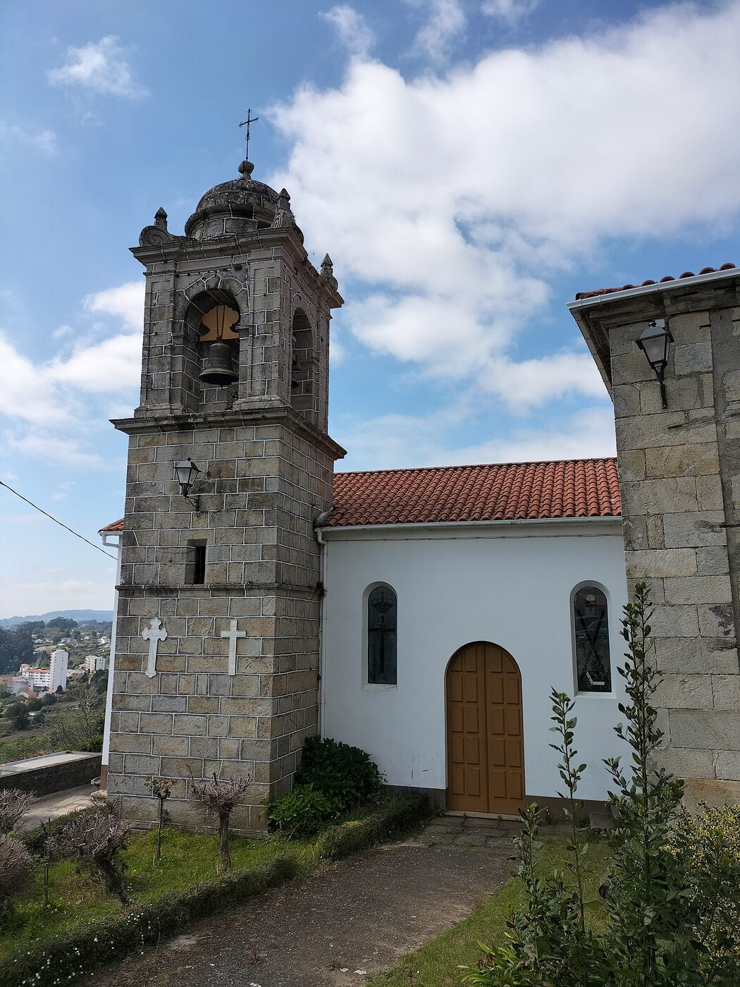 Igrexa de Santo André de Cabanas en Cabanas