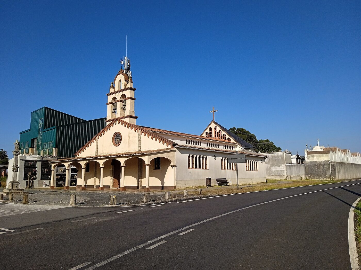 Igrexa de San Xián de Serantes en Oleiros