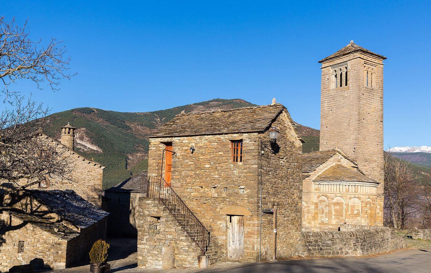 Iglesia de San Pedro de Lárrede en Sabiñánigo