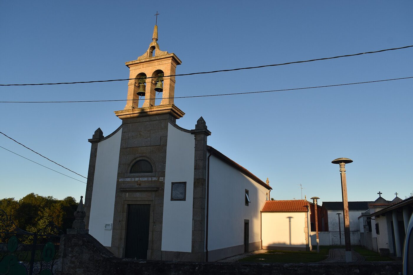 Igrexa de San Xurxo de Iñás en Oleiros